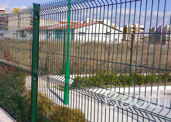 Low Carbon Iron Wire Mesh Fence V Shaped For Sightseeing Zone / Supermarket