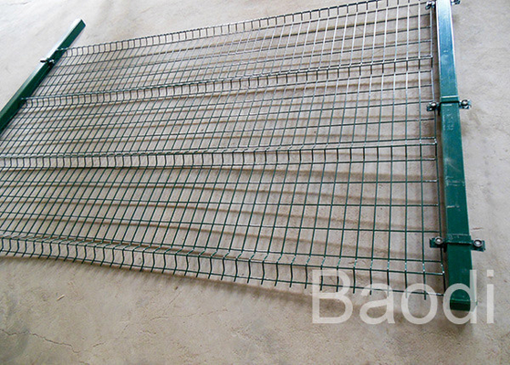 Highway Road Safety Green Wire Mesh Fence Semi Opaque With Low Carbon Steel
