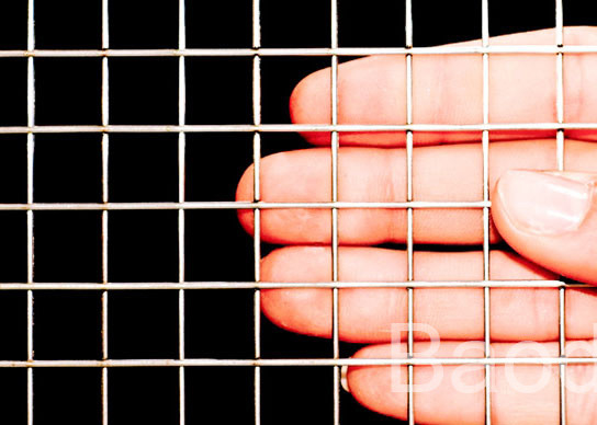 Firm Structure Pig Wire Fencing With Square Grid , Galvanised Steel Mesh Fence Panels 