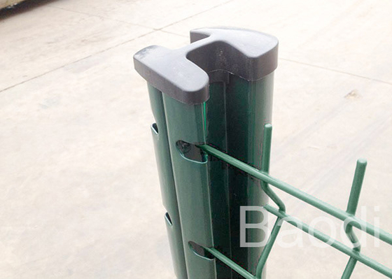 Backyard Triangle Curved Welded Steel Fence Panels , Vinyl Spray Panels For Machine Protection