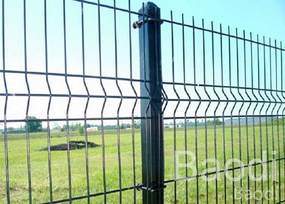 Strong Plastic Wire Mesh Fence Curved Welded Panel High Strength With Square Post