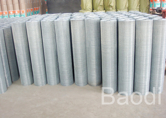 2x2 Galvanized Welded Wire Mesh Rolls Firm Structure For Garden Protection