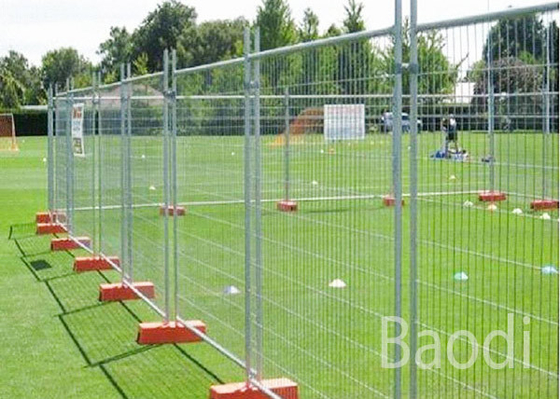 No Digging Required Temporary Mesh Fence With Plastic Feet / 360° Welded Tubes