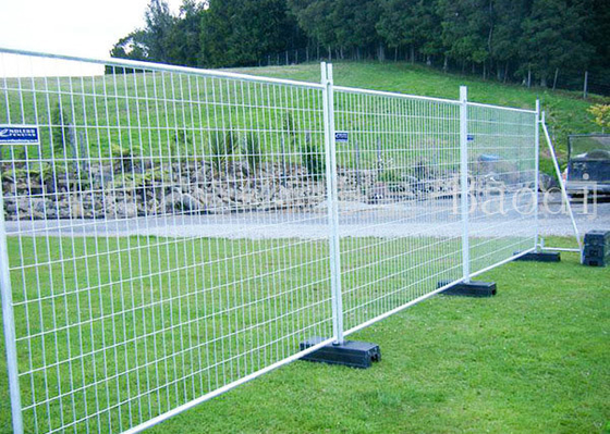 Removable Galvanised Temporary Event Fencing With Round Frame / Welded Mesh