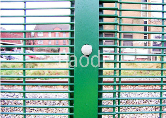 Welded Plastic Coated Anti Climb Mesh Fence For High Security Environments