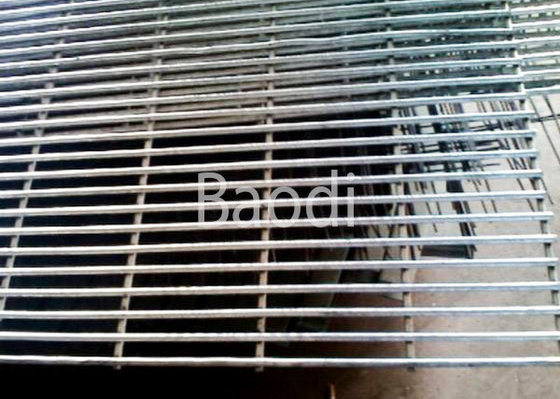Prison Vinyl Coated Anti Climb Fence Panels , 358 Wire High Security Fencing 