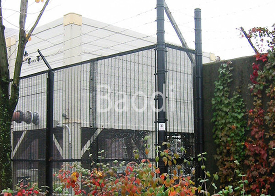 Black Security Mesh Fencing 76.2mm X 12.7mm ,  Easily Assembled Airport Security Fencing