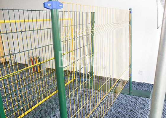 Green Vinyl Coated Wire Mesh Fence Panels With Metal Post High Strength