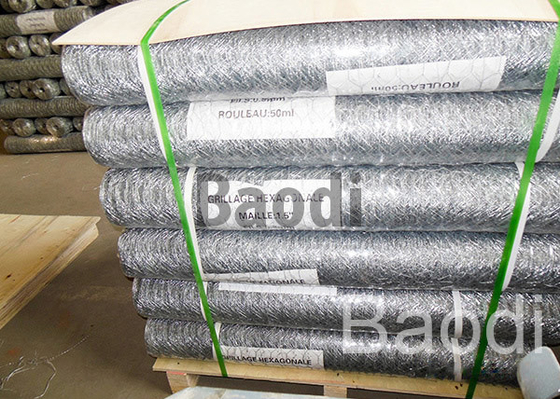 Poultry Fence Pvc Coated Chicken Wire Mesh Oxidation Resistant With Straight Twist