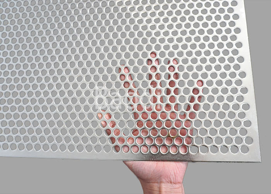 Stainless Steel 316L Perforated Stainless Sheet With Staggered Round Holes