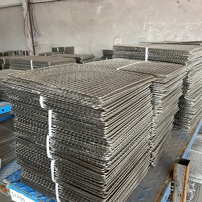 Cooking/Baking/Barbecue Portable and Reusable BBQ Wire Mesh for Outdoor Adventures 15-100cm Rectangular Panel Length