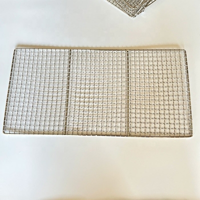 Enhance Aesthetic Appeal with Crimped Steel BBQ Wire Rack Rectangular Panel Length 15-100cm and Meshes Accessory Type