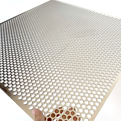 Decorative Metal Facade Thickness 0.5 3.5mm Max. 1.5m Width Customizable Perforated Panel Patterns