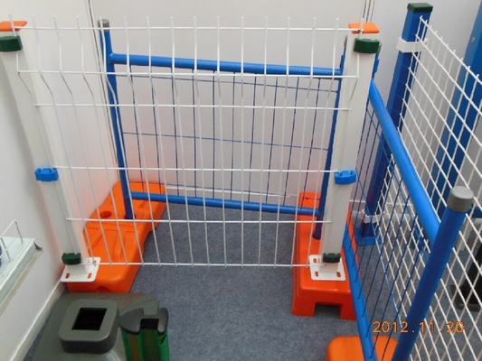 Modern 3D Curved Triangle Mesh Fence for Urban Landscapes Pvc Coated Frame Finishing and Round/Square/Peach Post Type