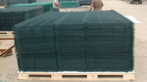 Direct Green PVC Coated 3D Curved Welded Wire Mesh Fence Iron Fence Panels for Yard Security and Protection