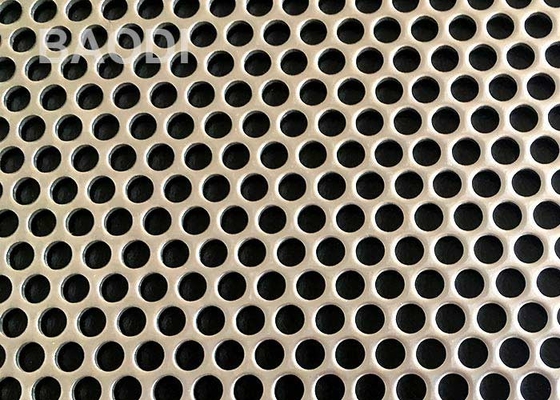 Galvanized Round Hole Staggered Screen 1mx2m Perforated Metal Mesh