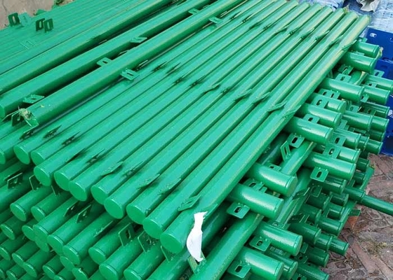 Green Color 1.8 M Welded Wire Mesh Fencing Pvc Coated With Round Post
